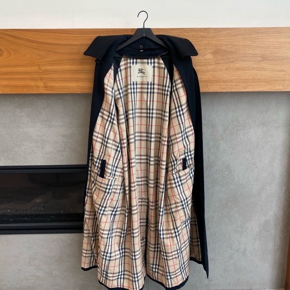 Burberry Men’s Black Long Waterloo Heritage Trench Coat, Size 34 - Picture 5 of 16